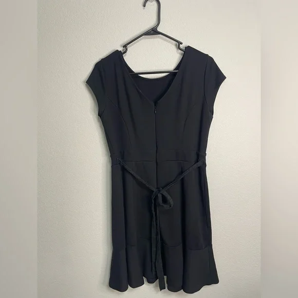 LOFT Black Fit & Flare Dress Women’s Size 8 Short Sleeve Scoop Back Work Office - Picture 7 of 9